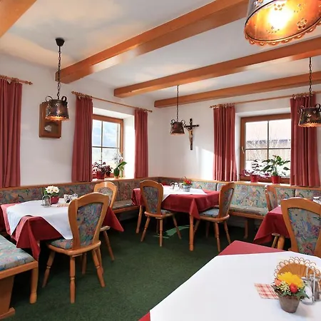 ホームステイ Schneeberghof