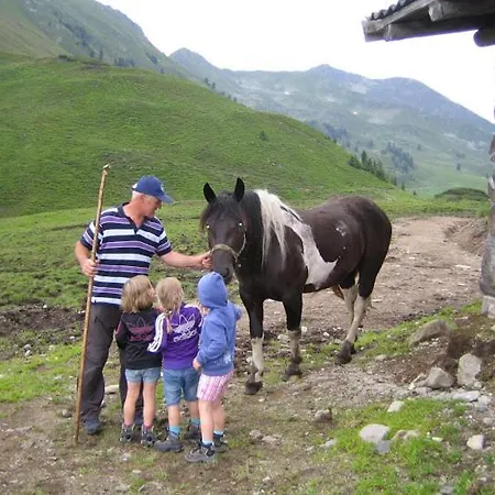 Schneeberghof Homestay Westendorf