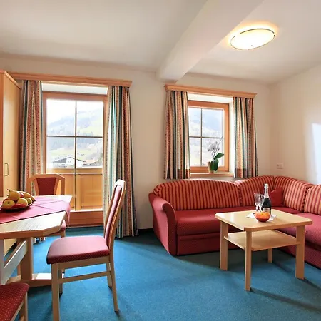 Schneeberghof Homestay *